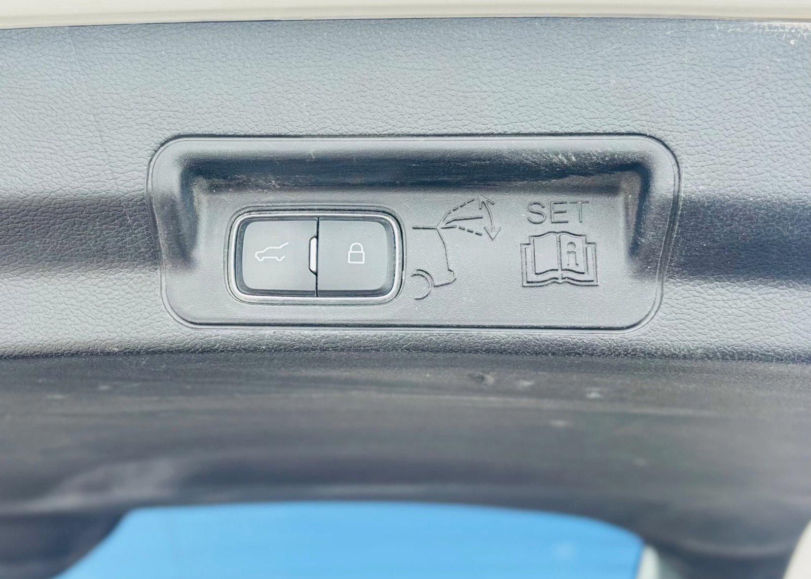 Certified 2020 Ford Explorer Limited image 9