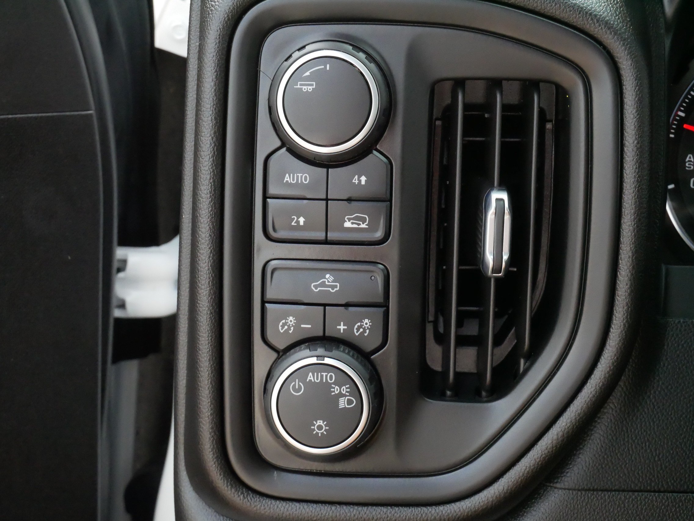 Used 2022 Chevrolet Silverado 1500 Custom w/ Rally Edition AWD/4WD image 27