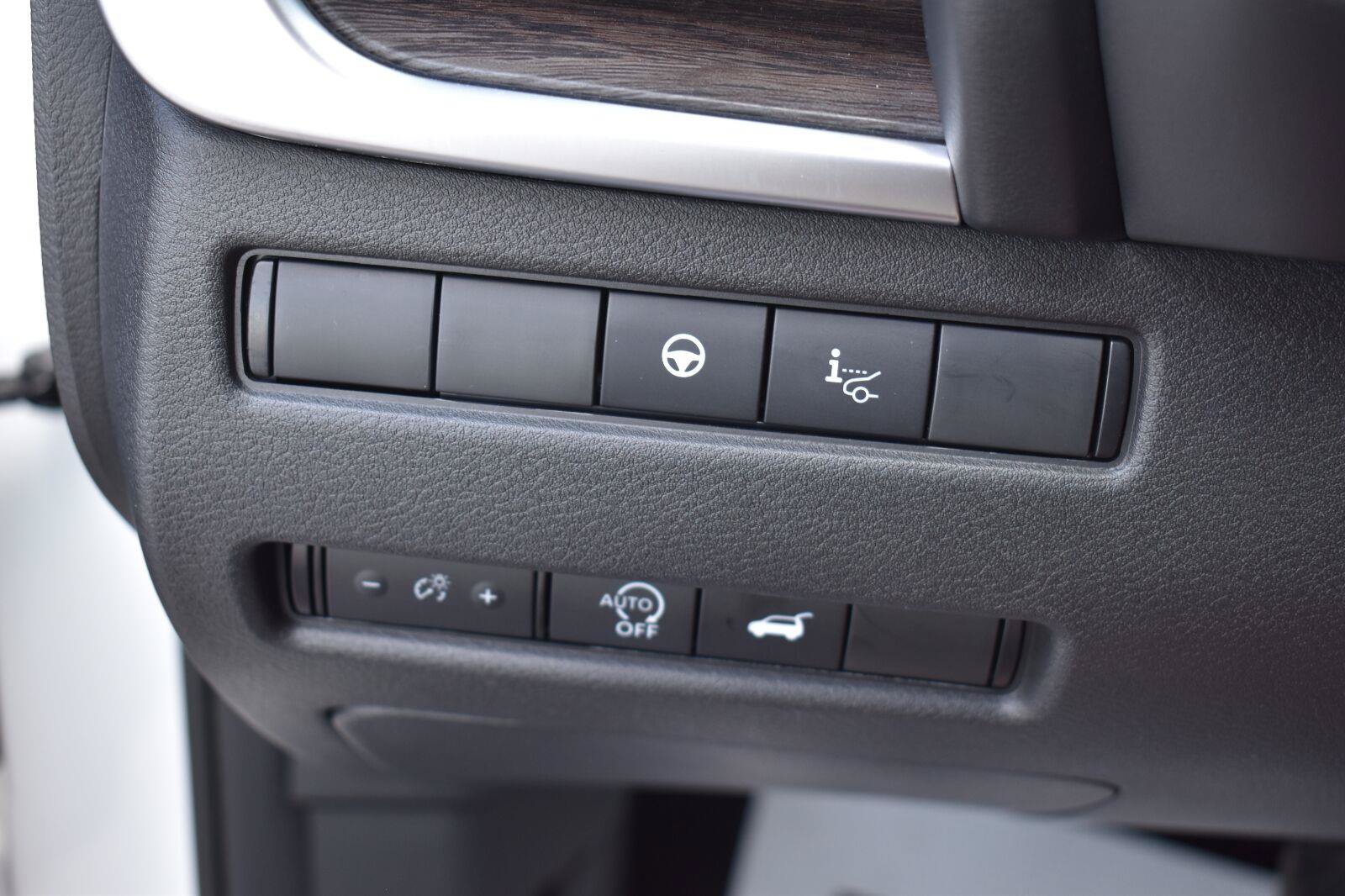 Used 2025 Nissan Rogue Platinum w/ Platinum Premium Package FWD image 47