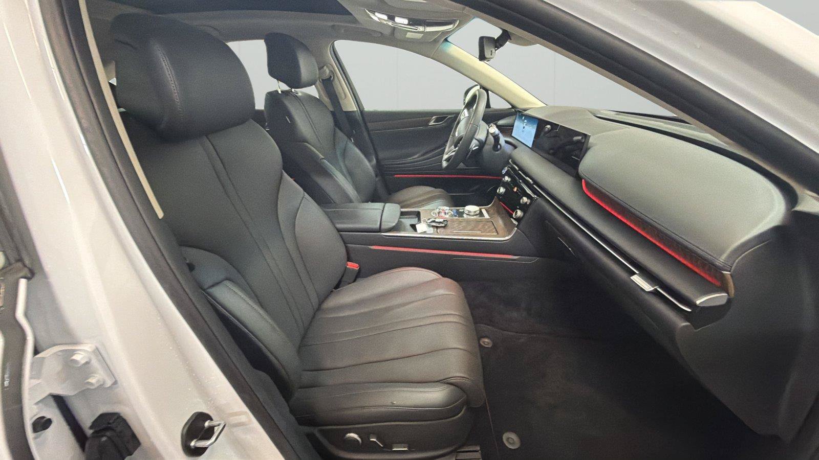 Used 2025 Genesis G80 2.5T Advanced AWD/4WD image 14