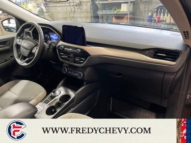 Used 2022 Ford Escape SE w/ Cold Weather Package image 30