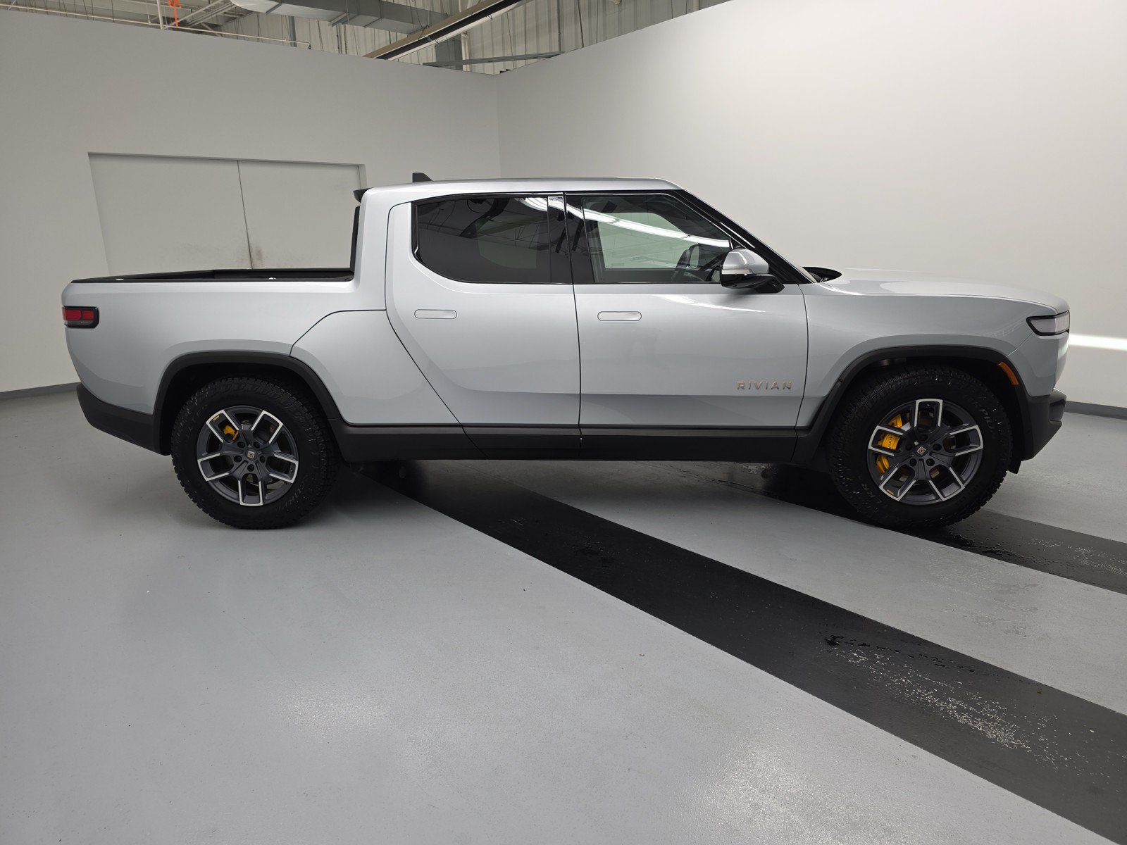 Used 2022 Rivian R1T Adventure AWD/4WD image 6