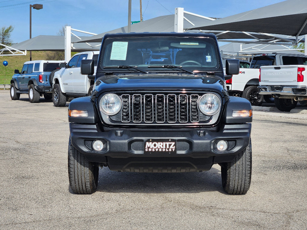Used 2025 Jeep Wrangler Unlimited Sport image 2