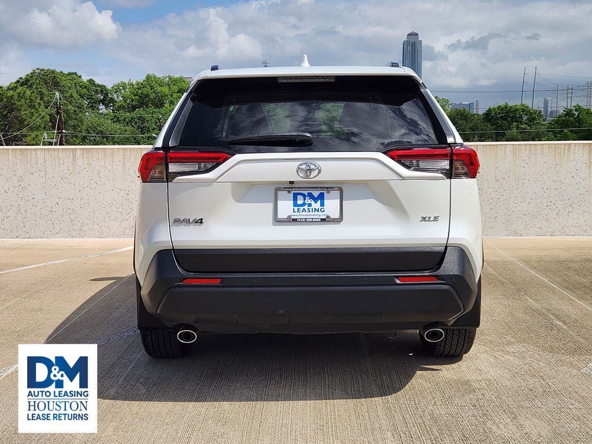 Used 2023 Toyota RAV4 XLE Premium FWD image 7