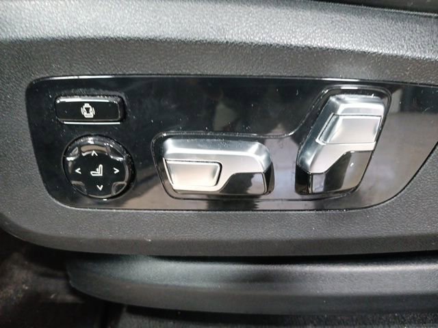 Used 2025 BMW X5 xDrive50e image 15