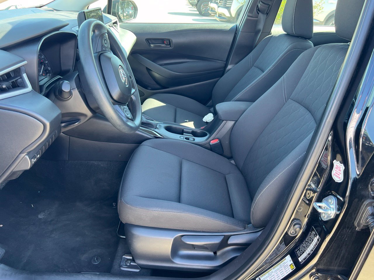 Used 2025 Toyota Corolla LE FWD image 6