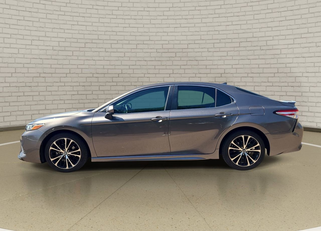 Used 2020 Toyota Camry SE w/ Carpet Mat Package FWD image 8