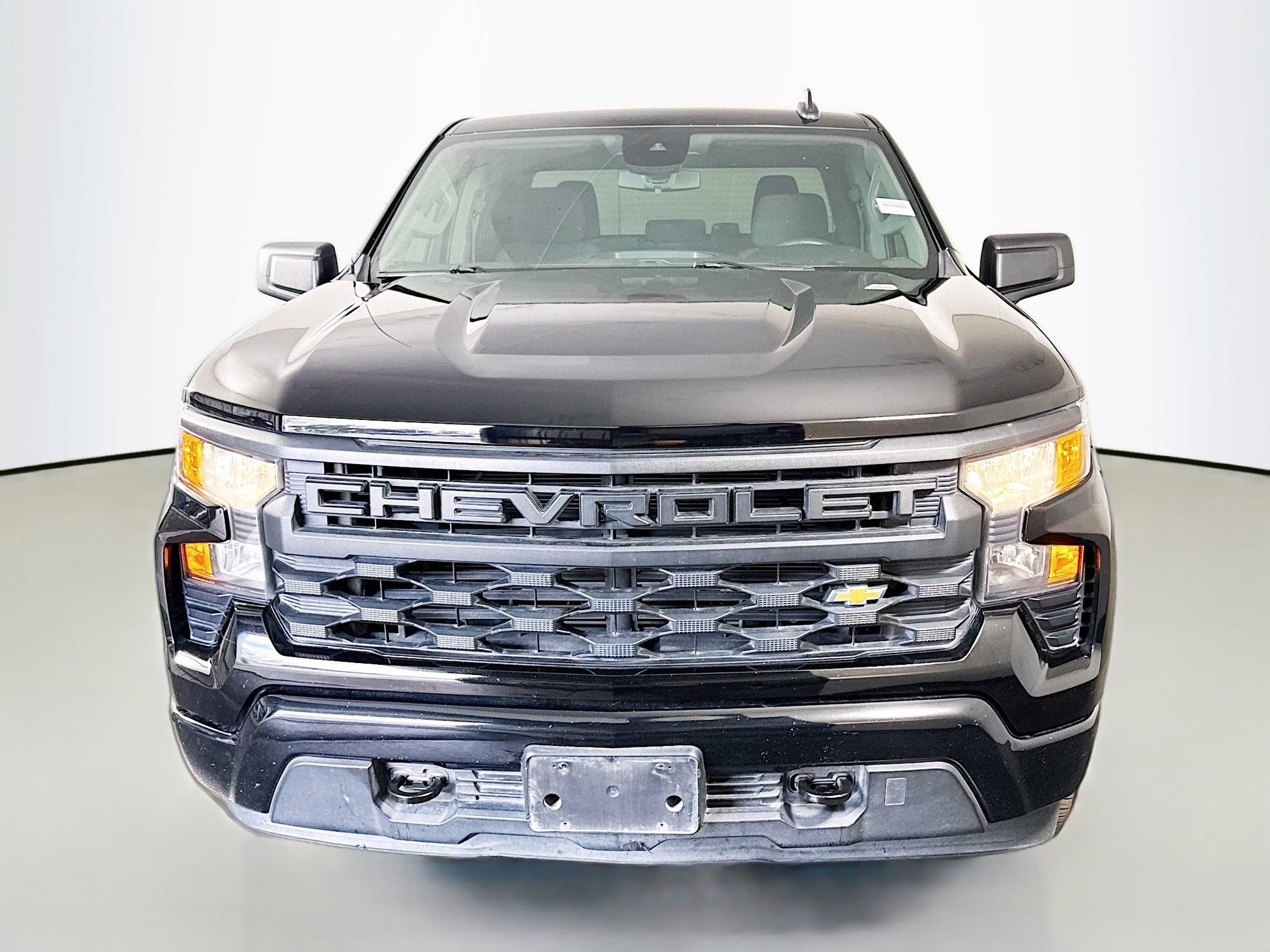 Used 2022 Chevrolet Silverado 1500 Custom image 2