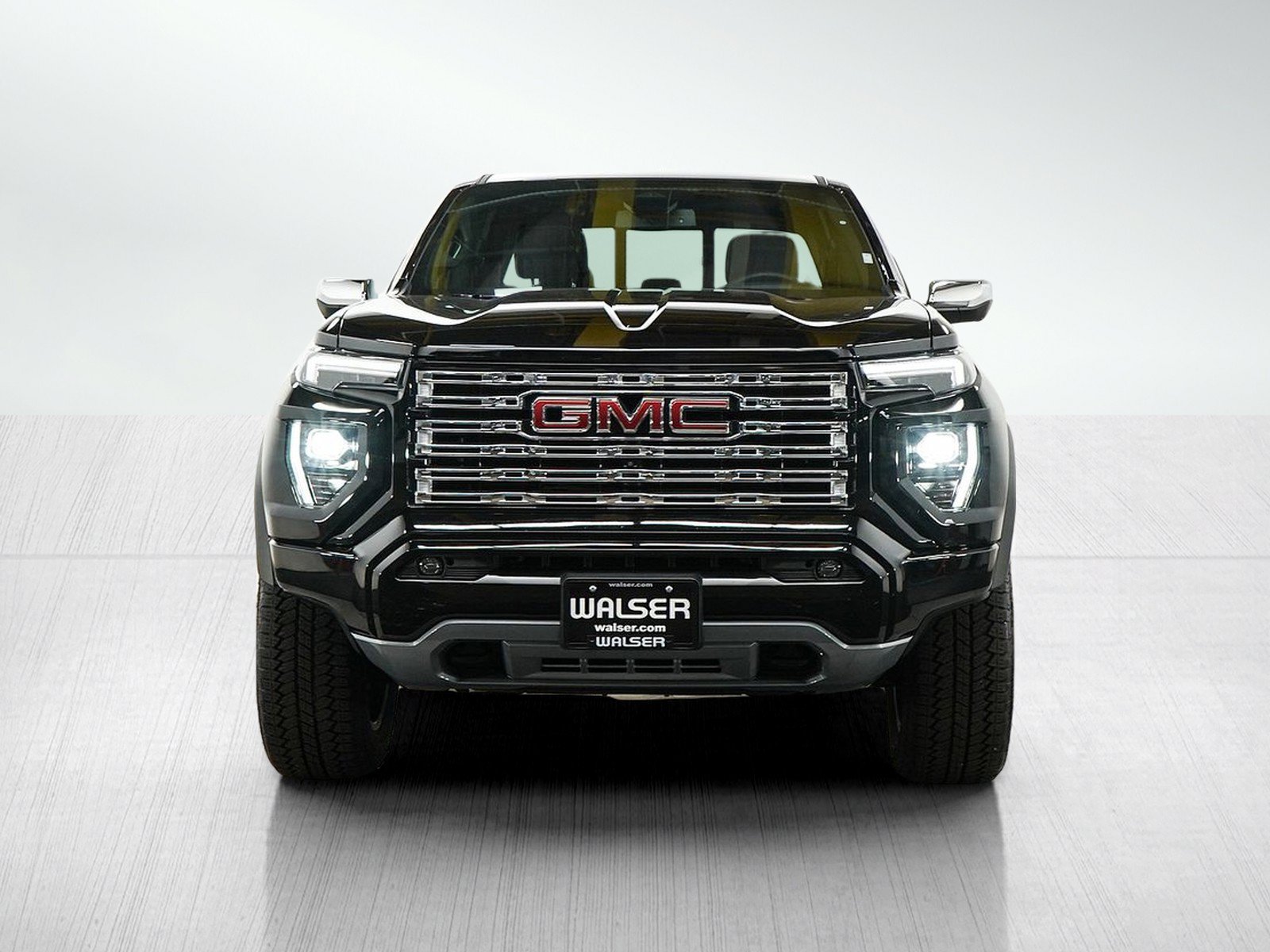 Used 2024 GMC Canyon Denali AWD/4WD image 8