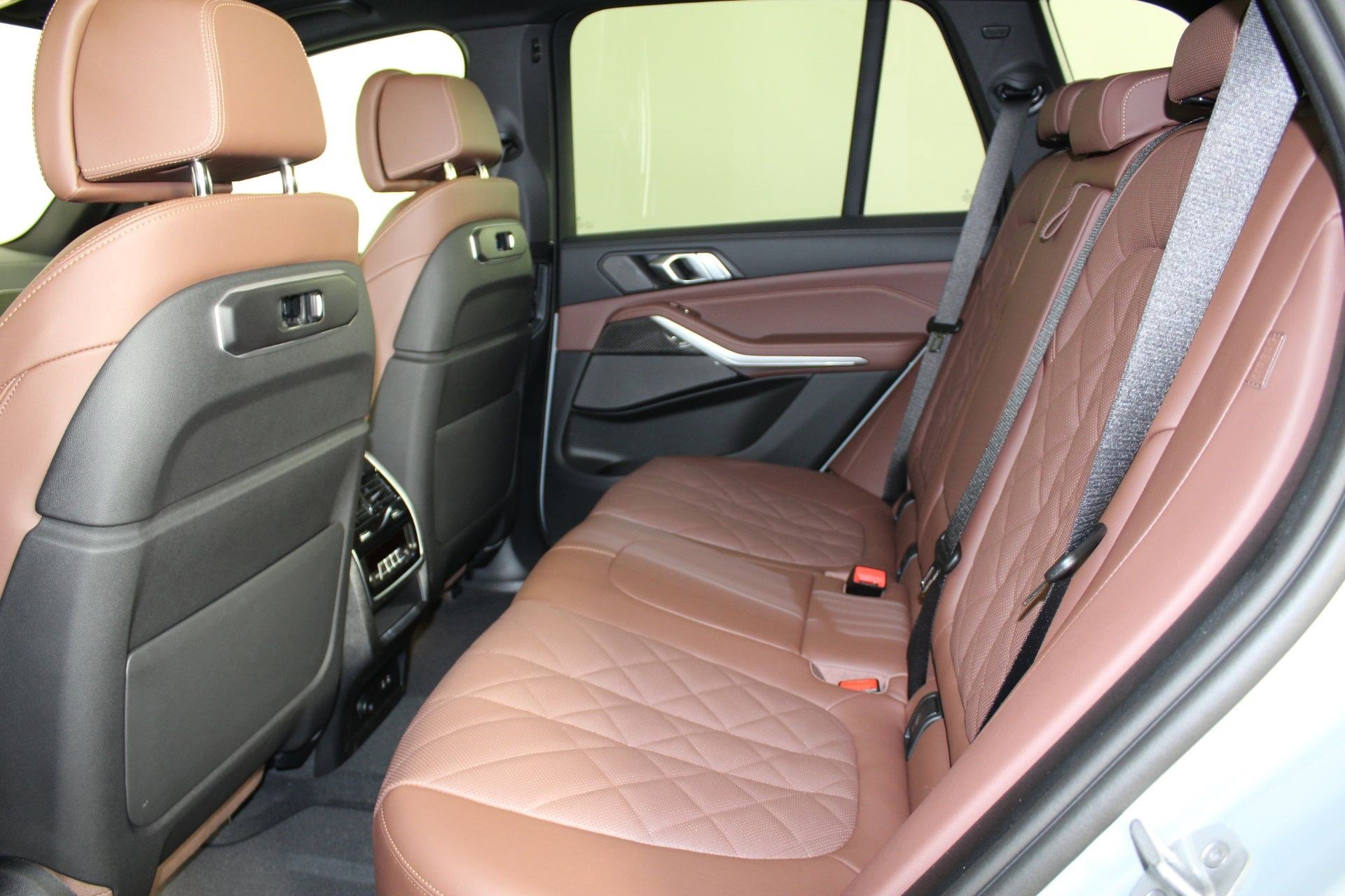 New 2026 BMW X5 M60i w/ Climate Comfort Package AWD/4WD image 22