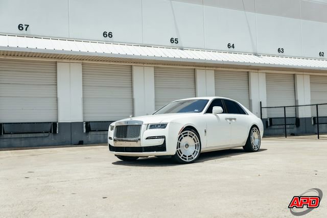 Used 2022 Rolls-Royce Ghost w/ Ghost Package image 18