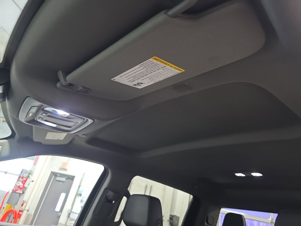 Certified 2025 GMC Sierra 1500 SLT image 31