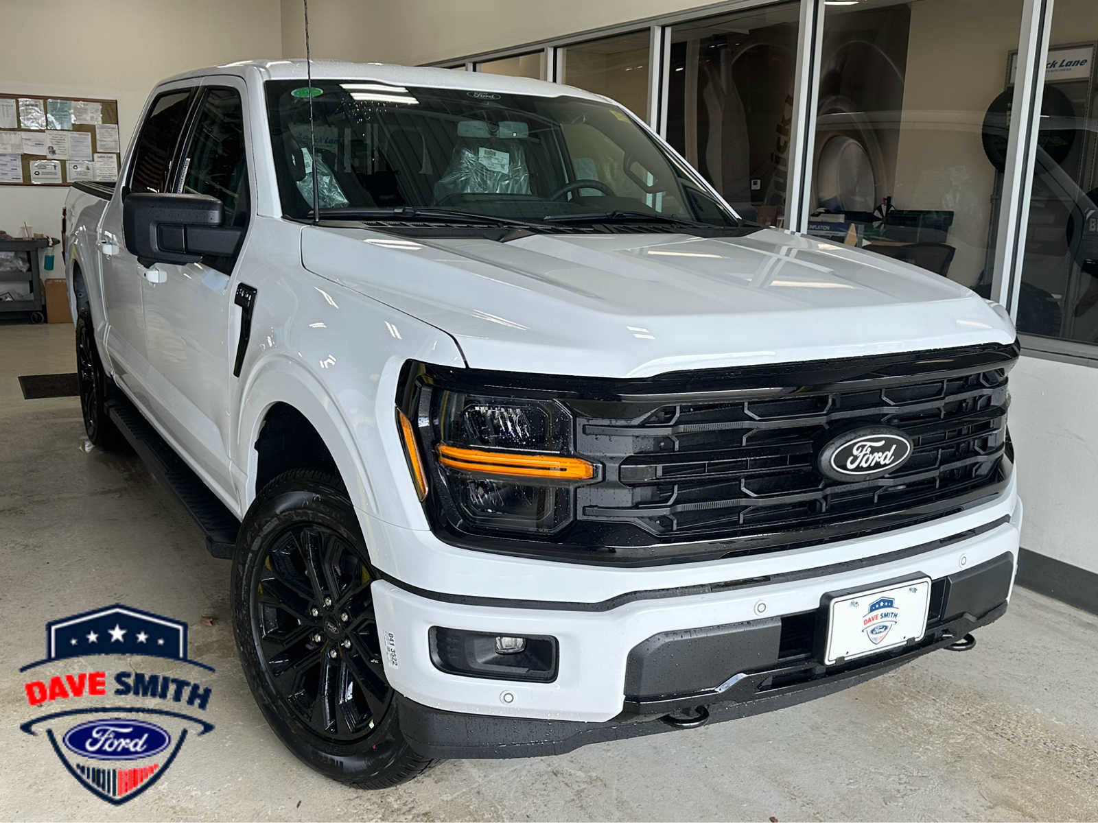 New 2026 Ford F150 XLT w/ Equipment Group 302A MID