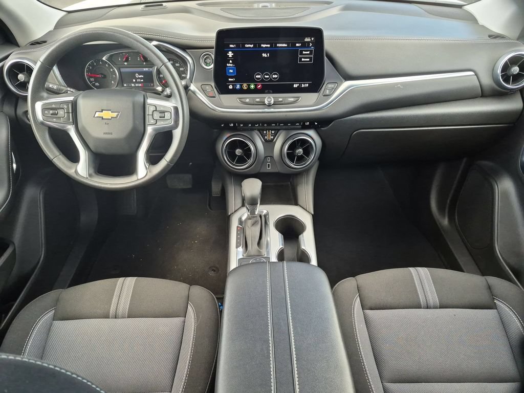 Used 2025 Chevrolet Blazer LT AWD/4WD image 26