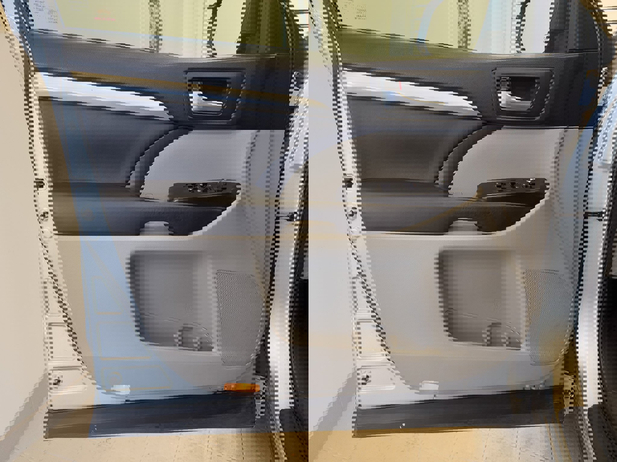 Used 2017 Toyota Highlander SE image 15