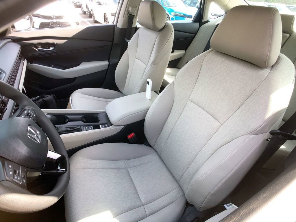 Certified 2025 Honda Accord LX image 11