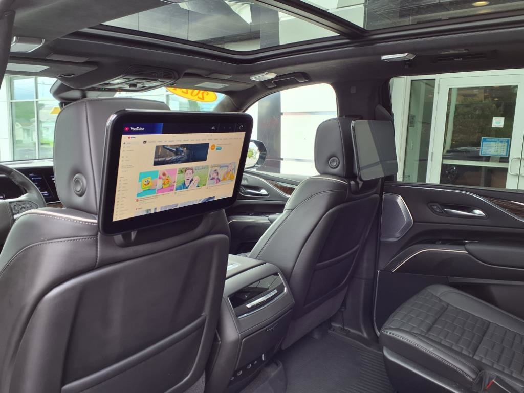 Used 2024 Cadillac Escalade Sport Platinum w/ Heavy-Duty Trailer Package image 9