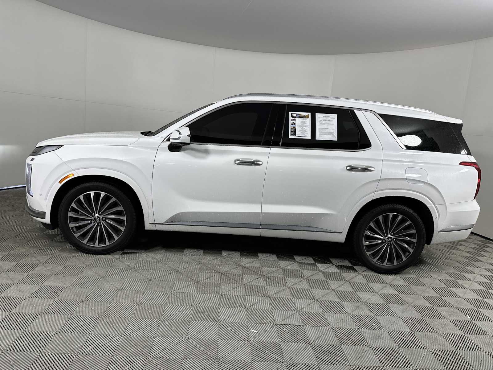 Used 2023 Hyundai Palisade Calligraphy FWD image 5