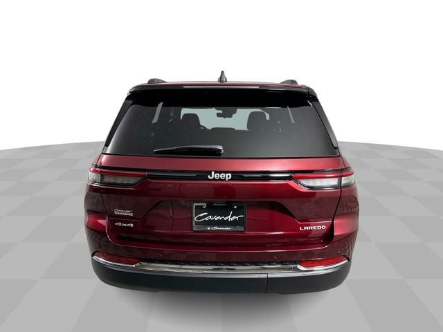 Used 2025 Jeep Grand Cherokee Laredo AWD/4WD image 7