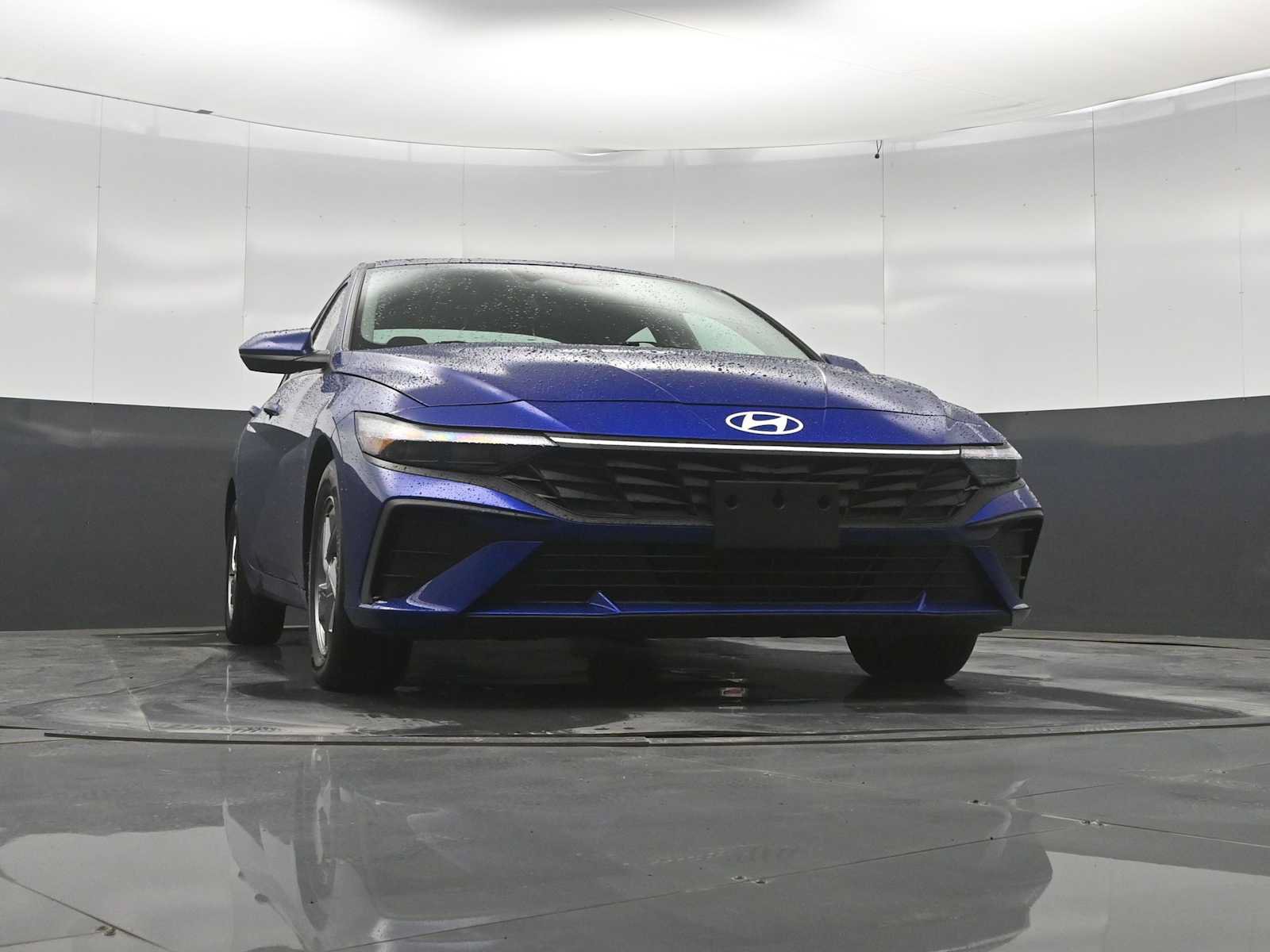 Used 2024 Hyundai Elantra SE FWD image 31