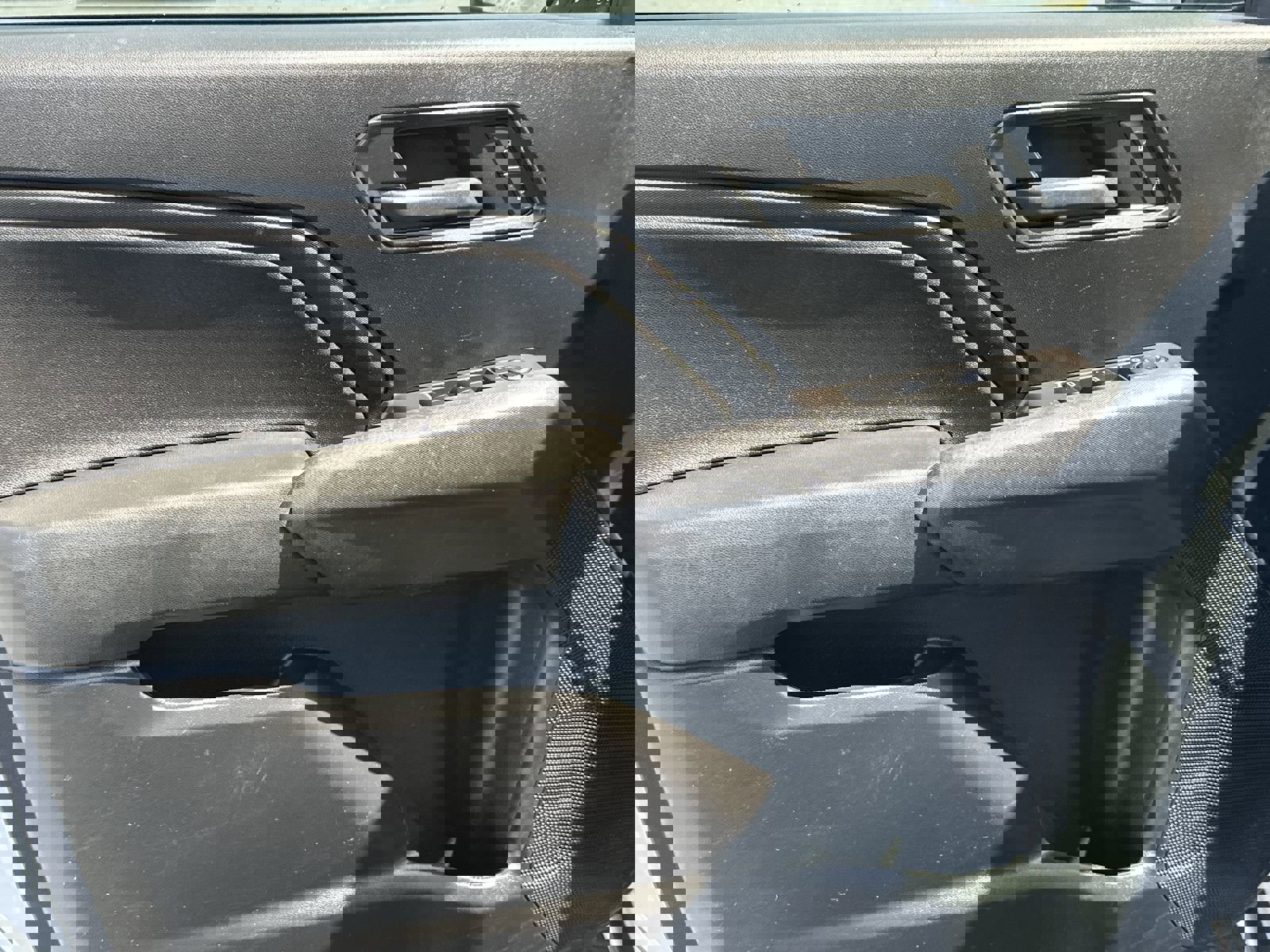 Used 2023 Chevrolet Colorado W/T image 14