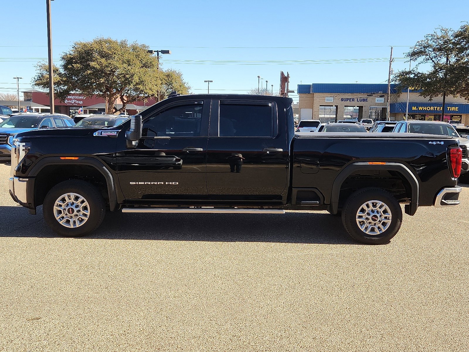 Used 2024 GMC Sierra 2500 Pro image 2