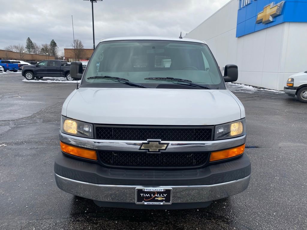Used 2015 Chevrolet Express 2500 LT w/ LT Preferred Equipment Group image 2