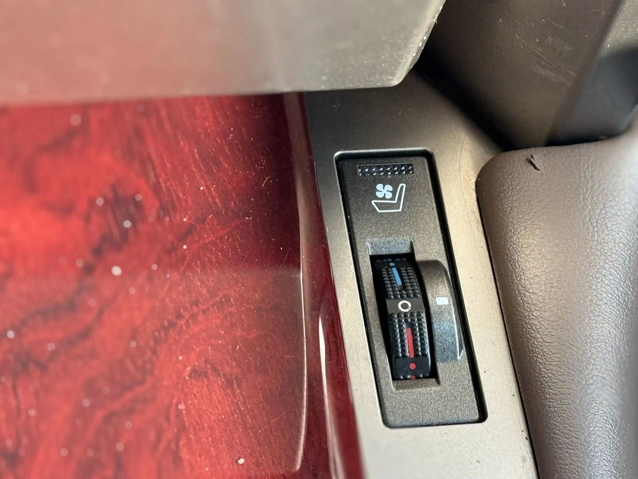 Used 2011 Lexus GX 460 image 22