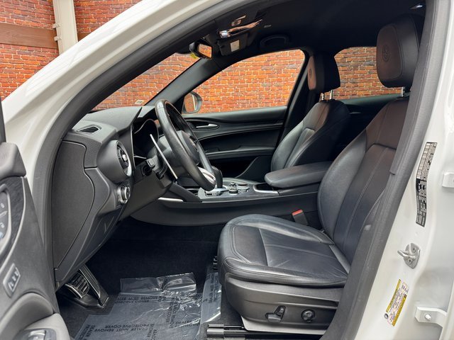Used 2022 Alfa Romeo Stelvio Sprint image 22