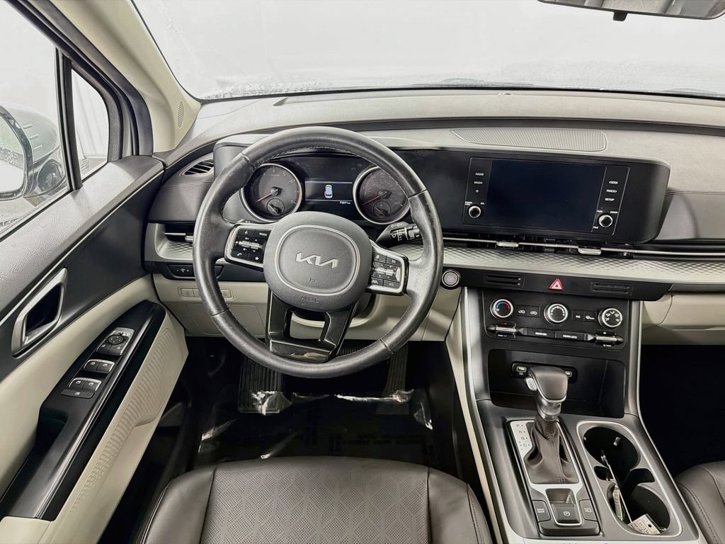 Used 2023 Kia Carnival LX FWD image 20