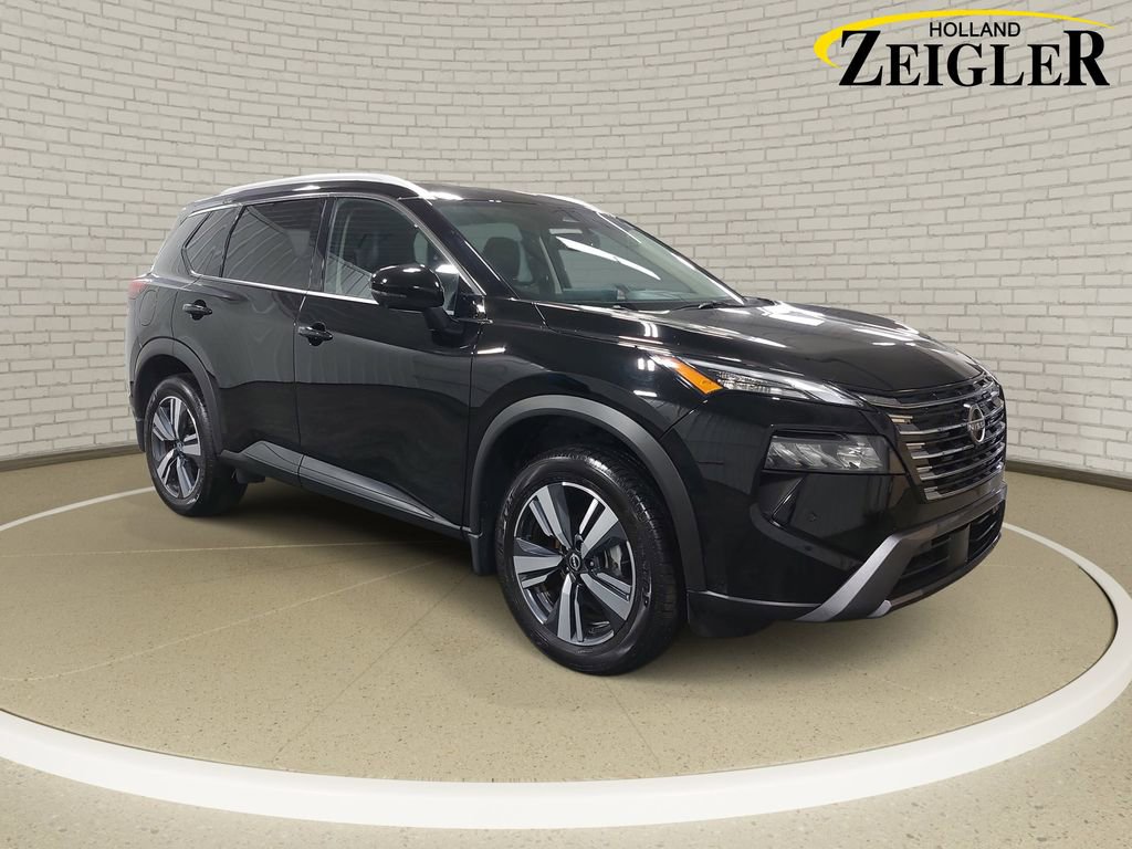 Certified 2025 Nissan Rogue SL image 3