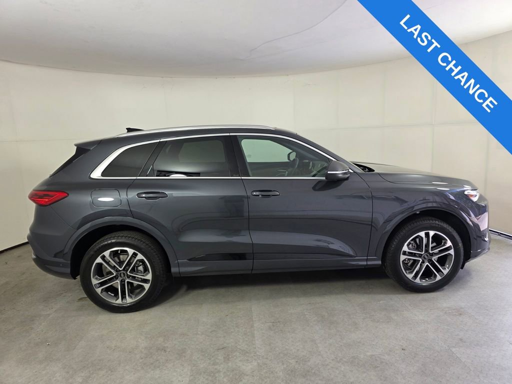 Used 2025 Audi Q5 Premium image 3