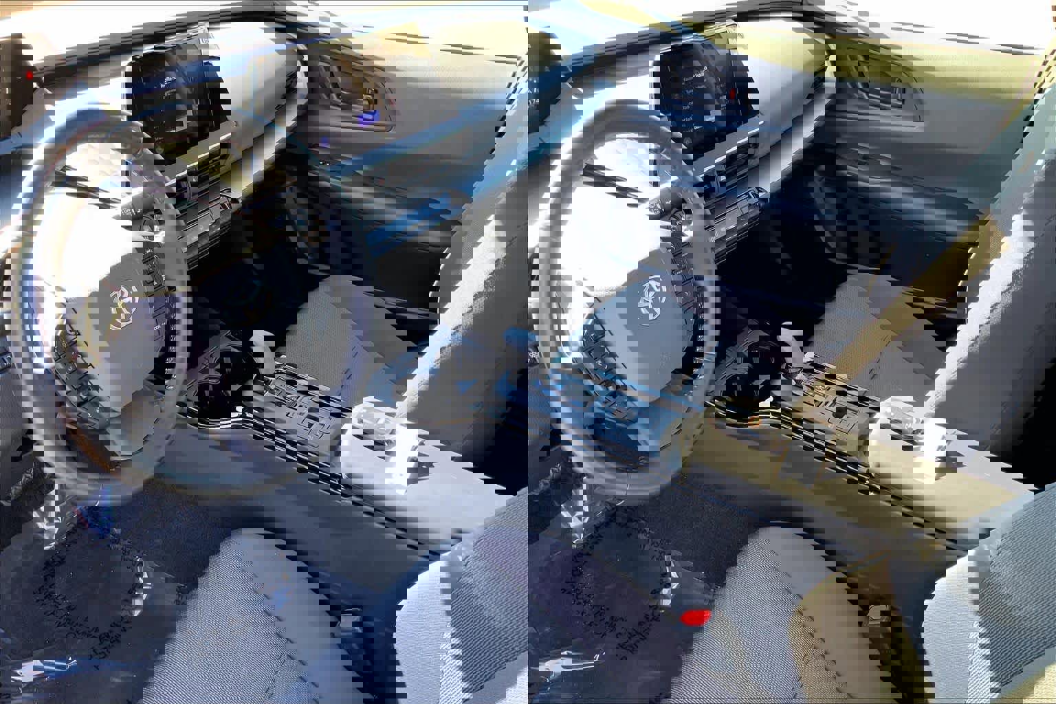 Used 2023 Toyota Prius LE image 15