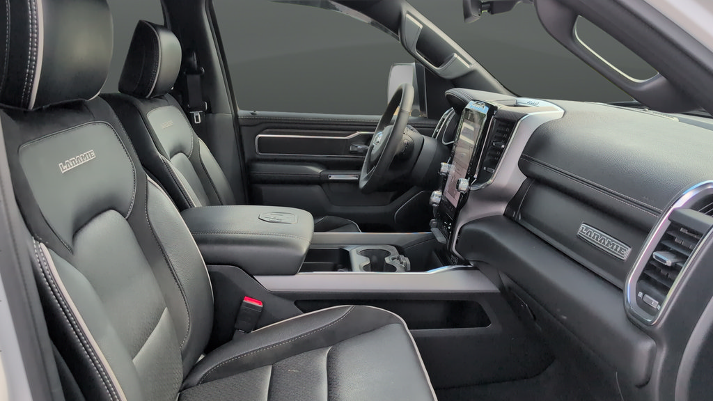 Used 2025 RAM 1500 Laramie AWD/4WD image 30