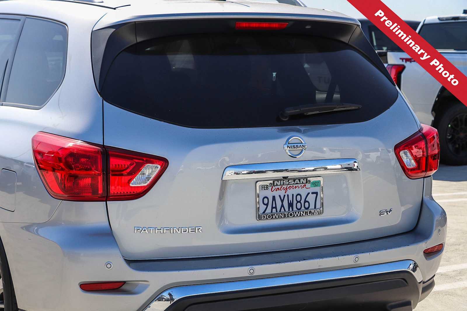 Used 2017 Nissan Pathfinder SV FWD image 9