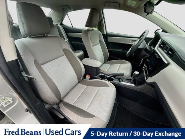 Used 2019 Toyota Corolla LE w/ Carpet Mat Package (TMS) FWD image 31
