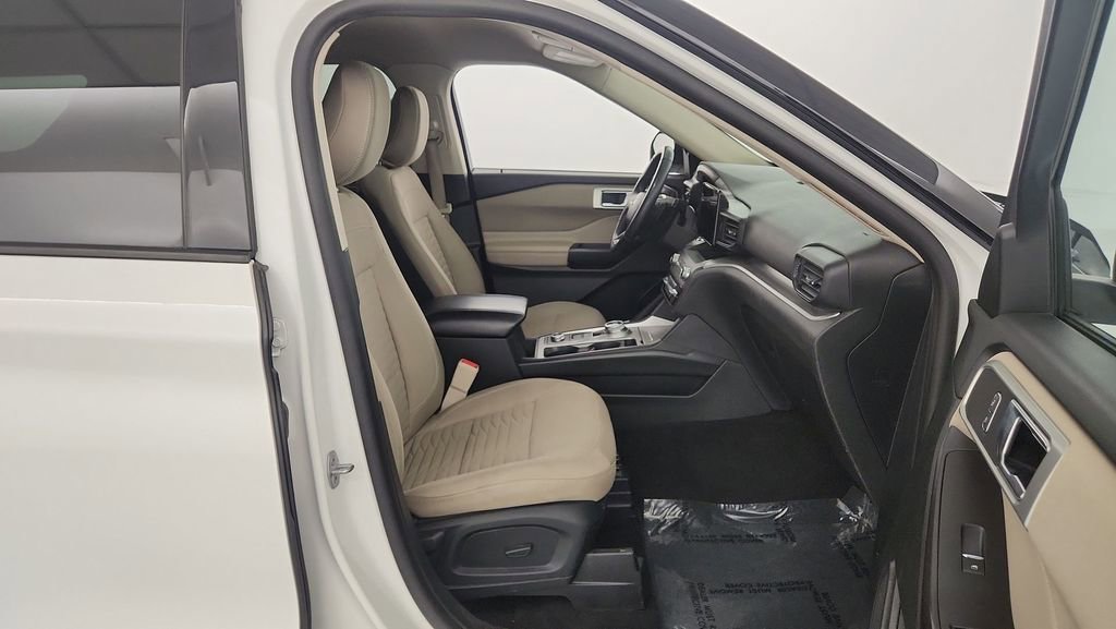 Used 2020 Ford Explorer XLT w/ Comfort Package AWD/4WD image 32