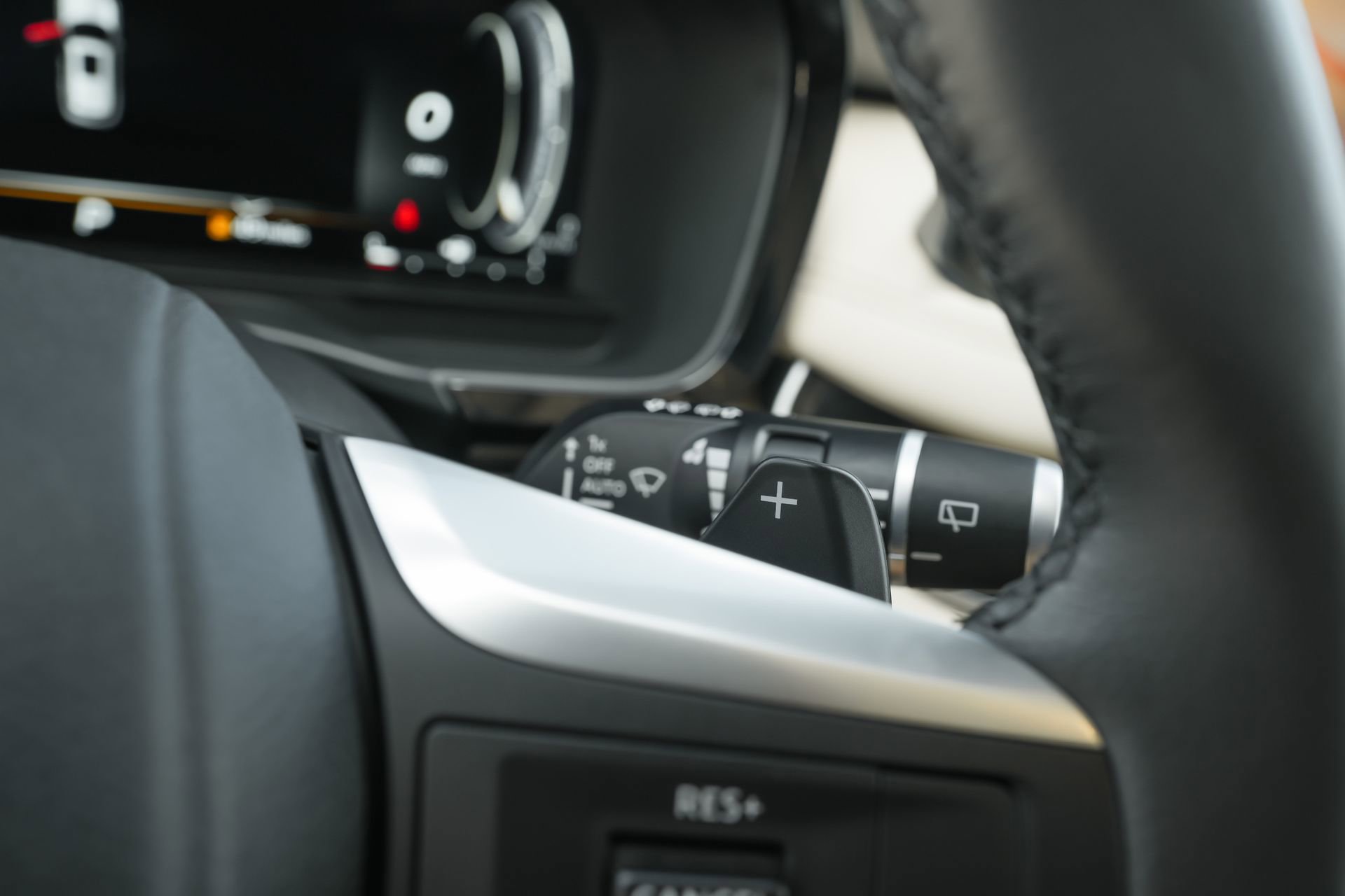 Used 2025 INFINITI QX60 Luxe w/ Vision Package image 17