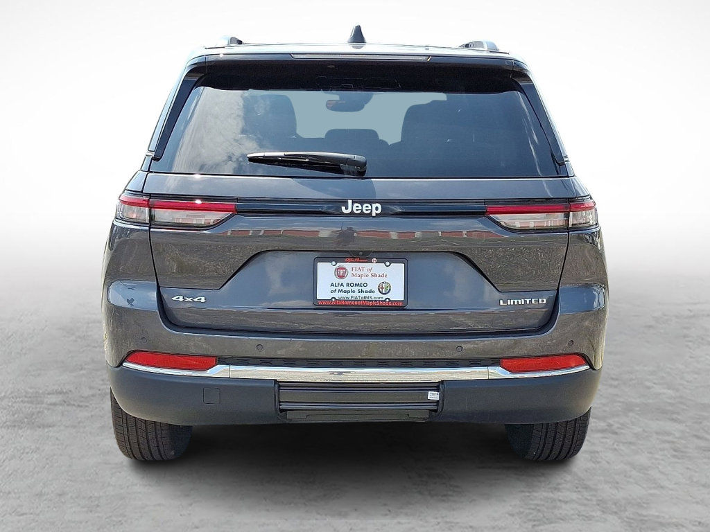 Used 2024 Jeep Grand Cherokee Limited image 4