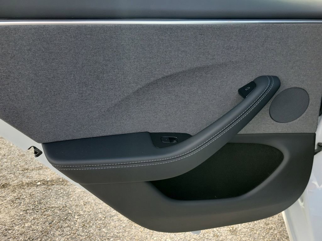 Used 2024 Tesla Model 3 Standard Range RWD image 7
