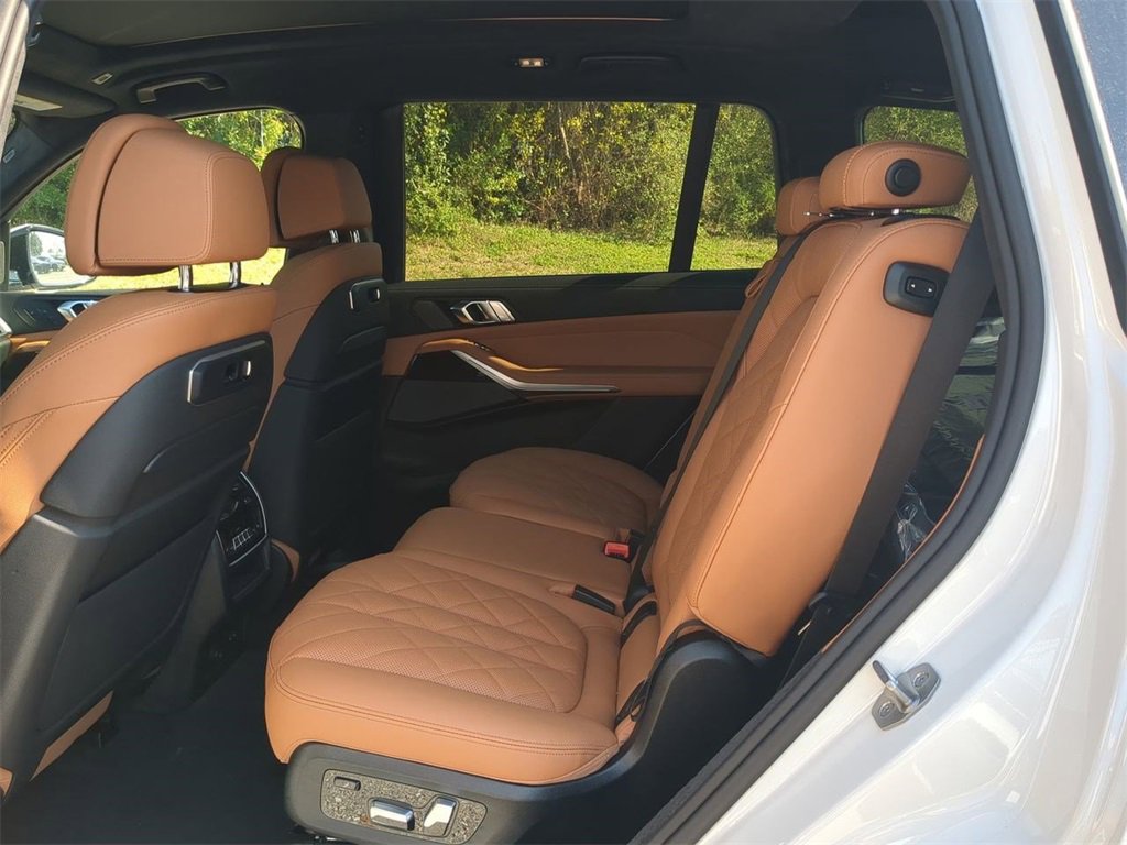 New 2026 BMW X7 xDrive40i w/ Executive Package image 14