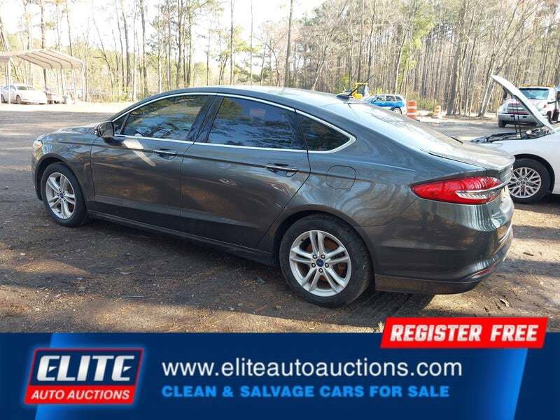 Used 2018 Ford Fusion SE w/ Fusion SE Technology Package image 6