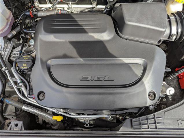 Used 2024 Chrysler Pacifica Touring-L image 23