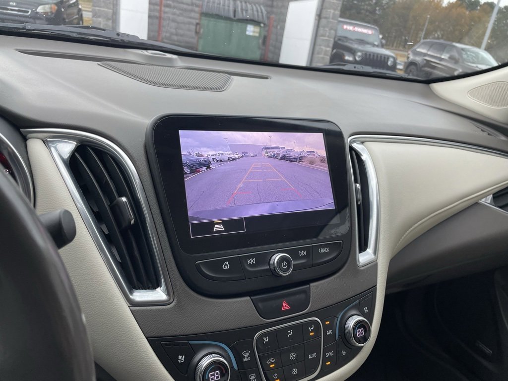 Used 2021 Chevrolet Malibu Premier image 16