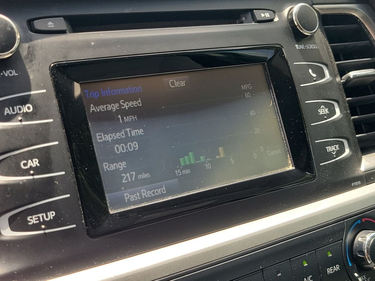 Used 2019 Toyota Highlander LE FWD image 23