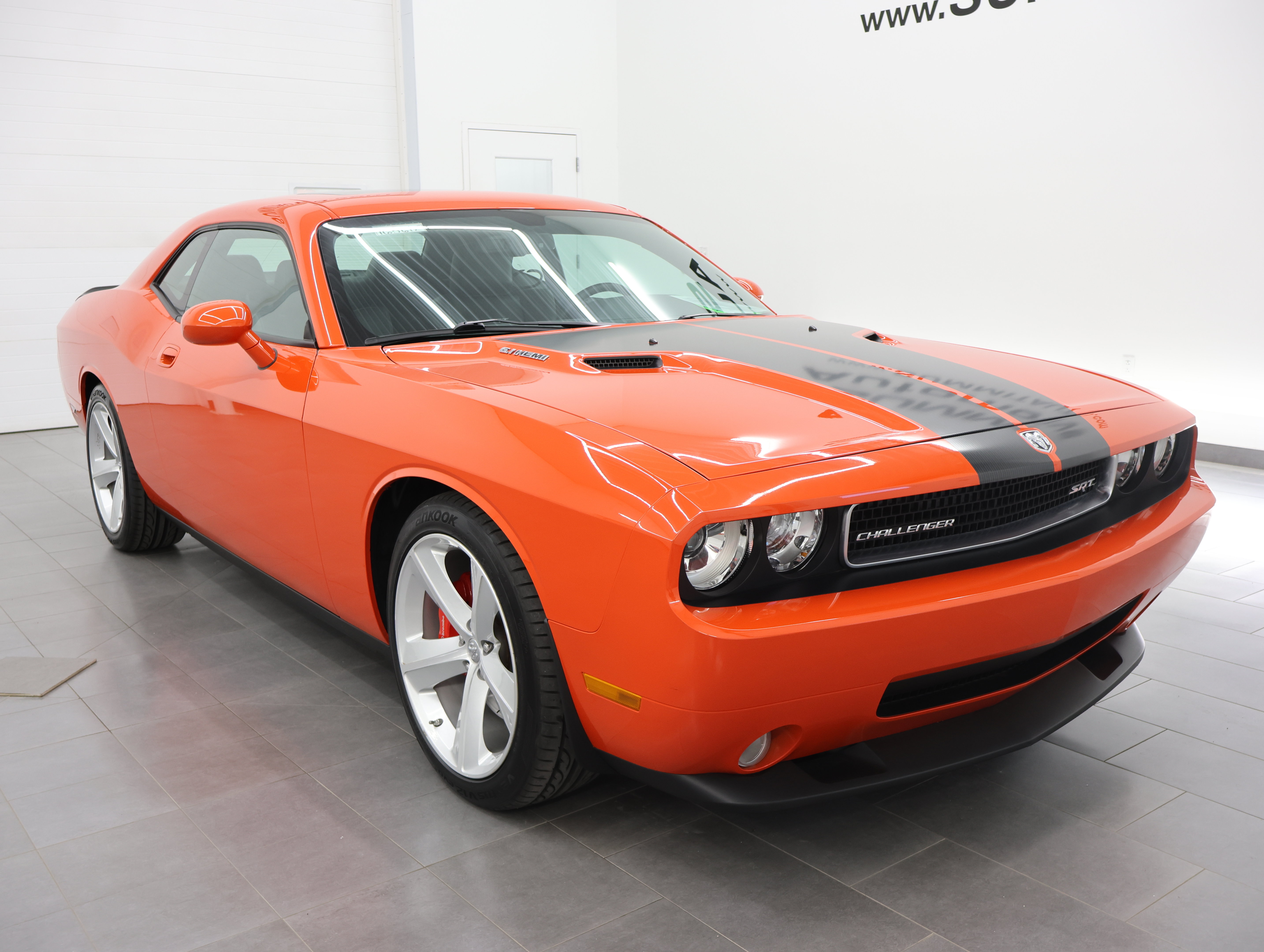 Used 2009 Dodge Challenger SRT8 w/ SRT Option Group II RWD image 2