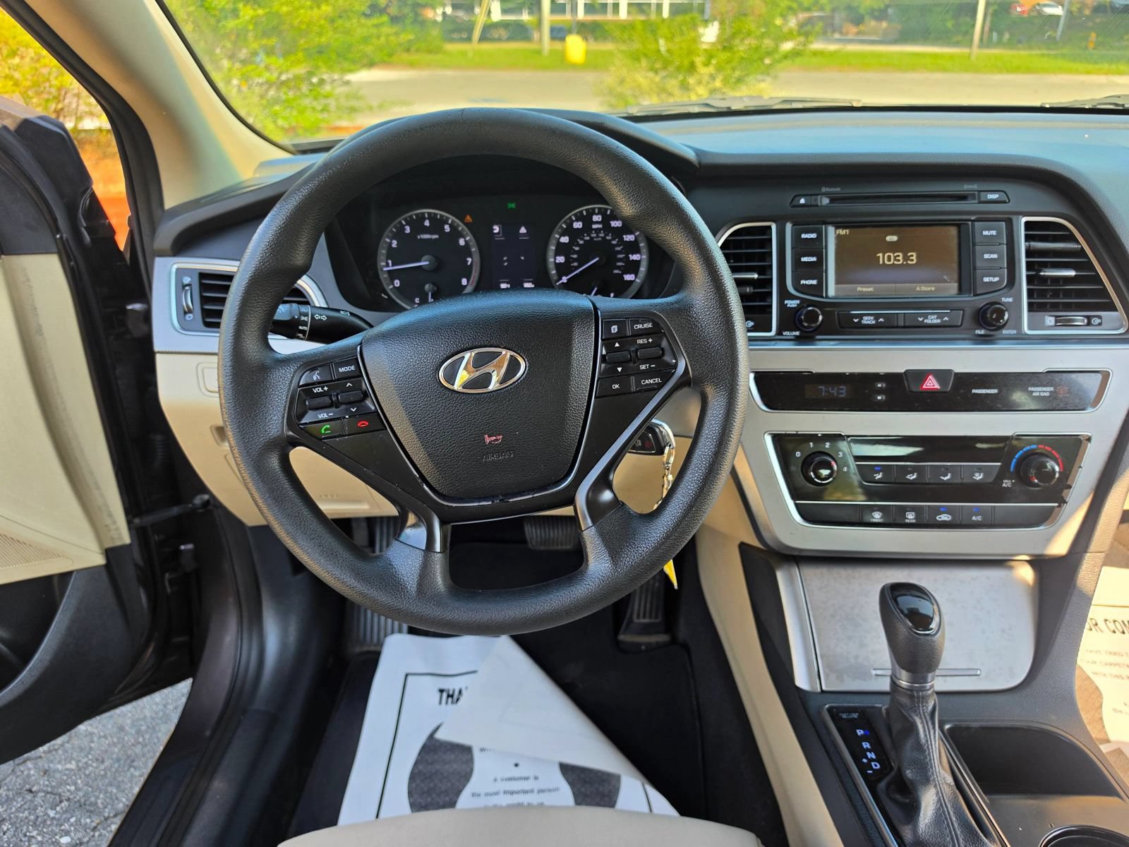 Used 2015 Hyundai Sonata SE w/ Option Group 09 FWD image 17