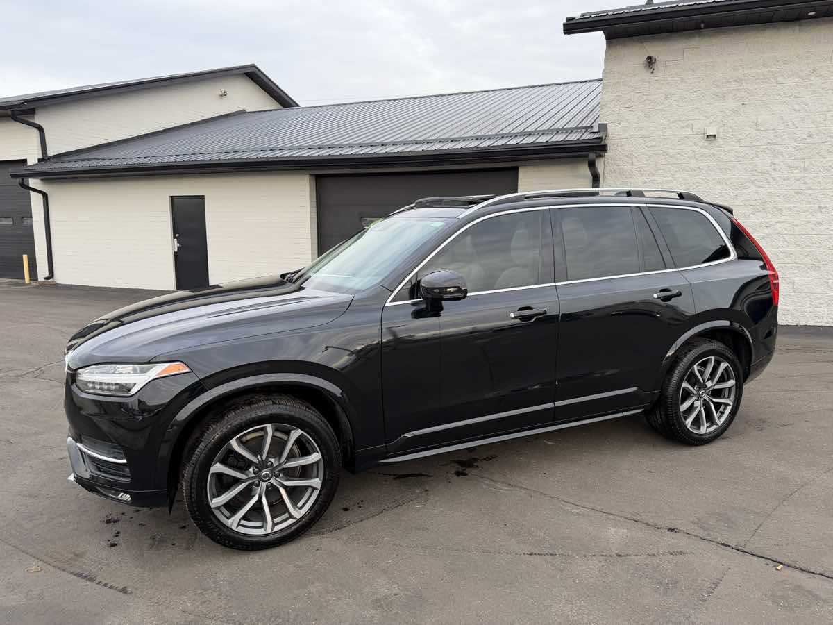 Used 2019 Volvo XC90 T5 Momentum w/ Protection Package Premier image 2