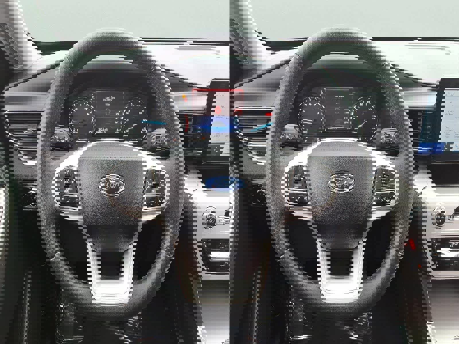 Used 2024 Ford Explorer XLT w/ Equipment Group 202A image 18