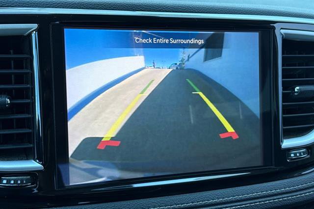 Used 2023 Chrysler Pacifica Touring-L image 22